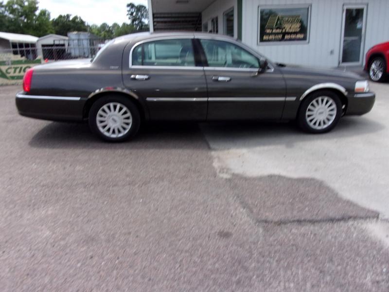 lincoln town car 2005 1LNHM81W25Y615713 image lincoln town car 2005 1LNHM81W25Y615713 image